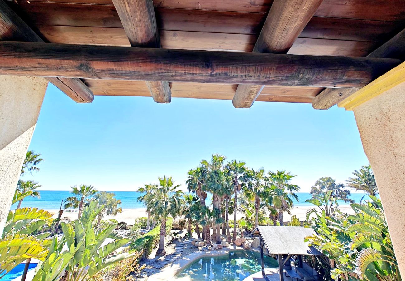 Vil.la en Vera playa - PM - En primera línea de playa con piscina privada