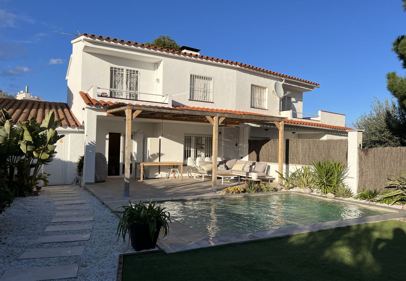 Casa en Torroella de Montgri - Casa Surf - piscina privada, aire i prop de la platja
