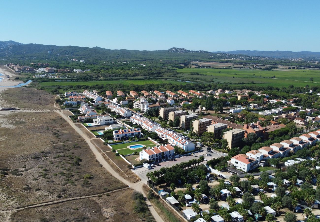 Casa en Torroella de Montgri - Les Dunes 06 - A primera línia, aire i amb piscina