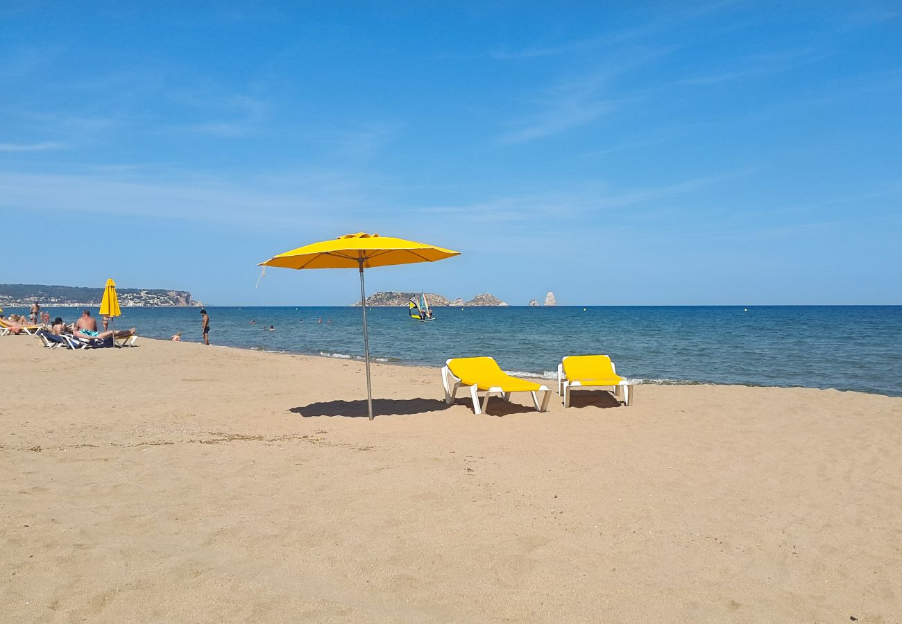 Casa en Torroella de Montgri - Les Dunes 06 - A primera línia, aire i amb piscina