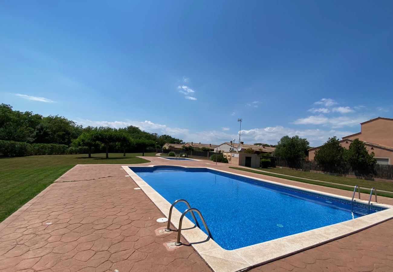 Casa en Torroella de Montgri - Daró 2D 163 - aire i piscina