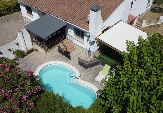 Casa adossada en Torroella de Montgri - Martinet Pati Blau amb piscina privada