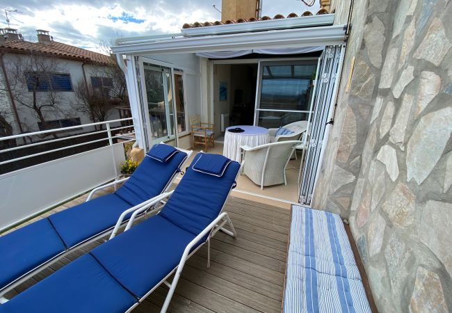 Apartament en Torroella de Montgri - A primera línia amb vistes al mar