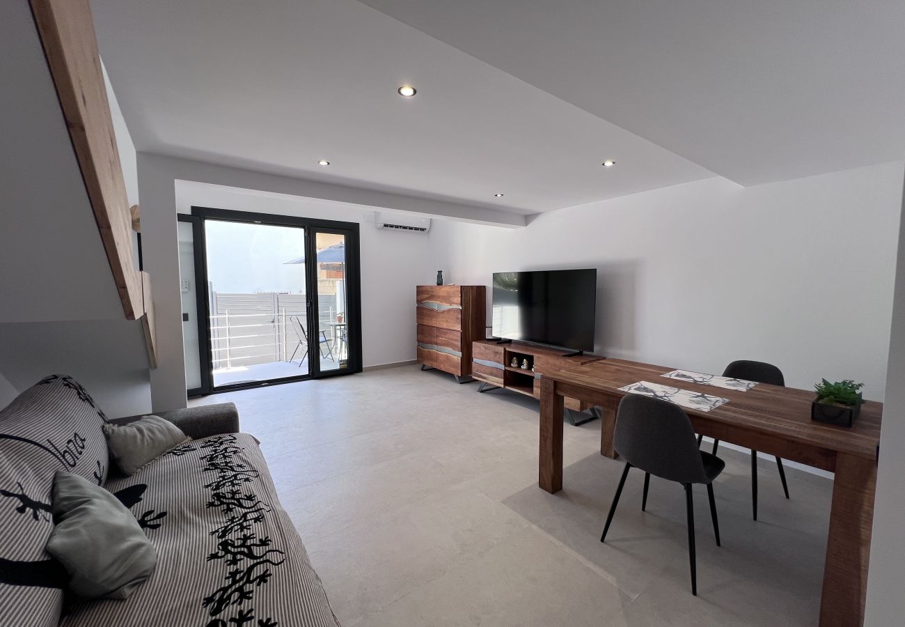 Casa adossada en Torroella de Montgri - Garsa 3: Casa per reformar a la Costa Brava amb jardí i aparcament