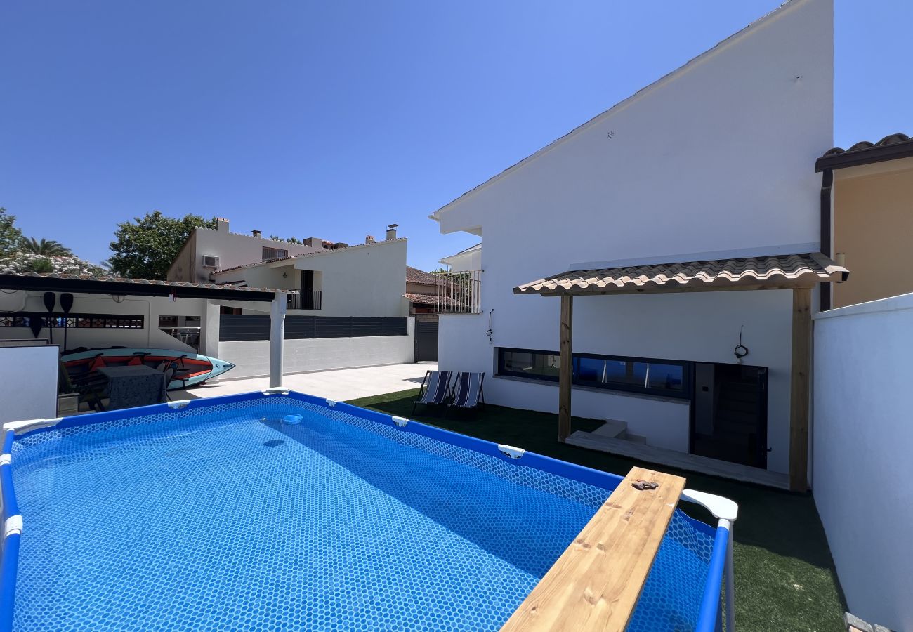 Casa adossada en Torroella de Montgri - Garsa 3: Casa per reformar a la Costa Brava amb jardí i aparcament