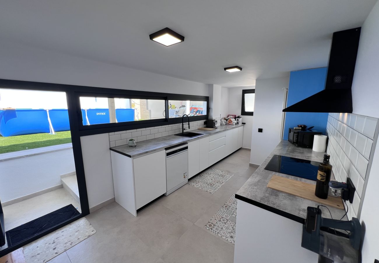 Casa adossada en Torroella de Montgri - Garsa 3: Casa per reformar a la Costa Brava amb jardí i aparcament
