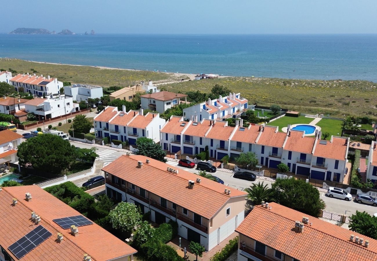 Casa adossada en Torroella de Montgri - Casa cantonera amb piscina comunitaria (nr 50)