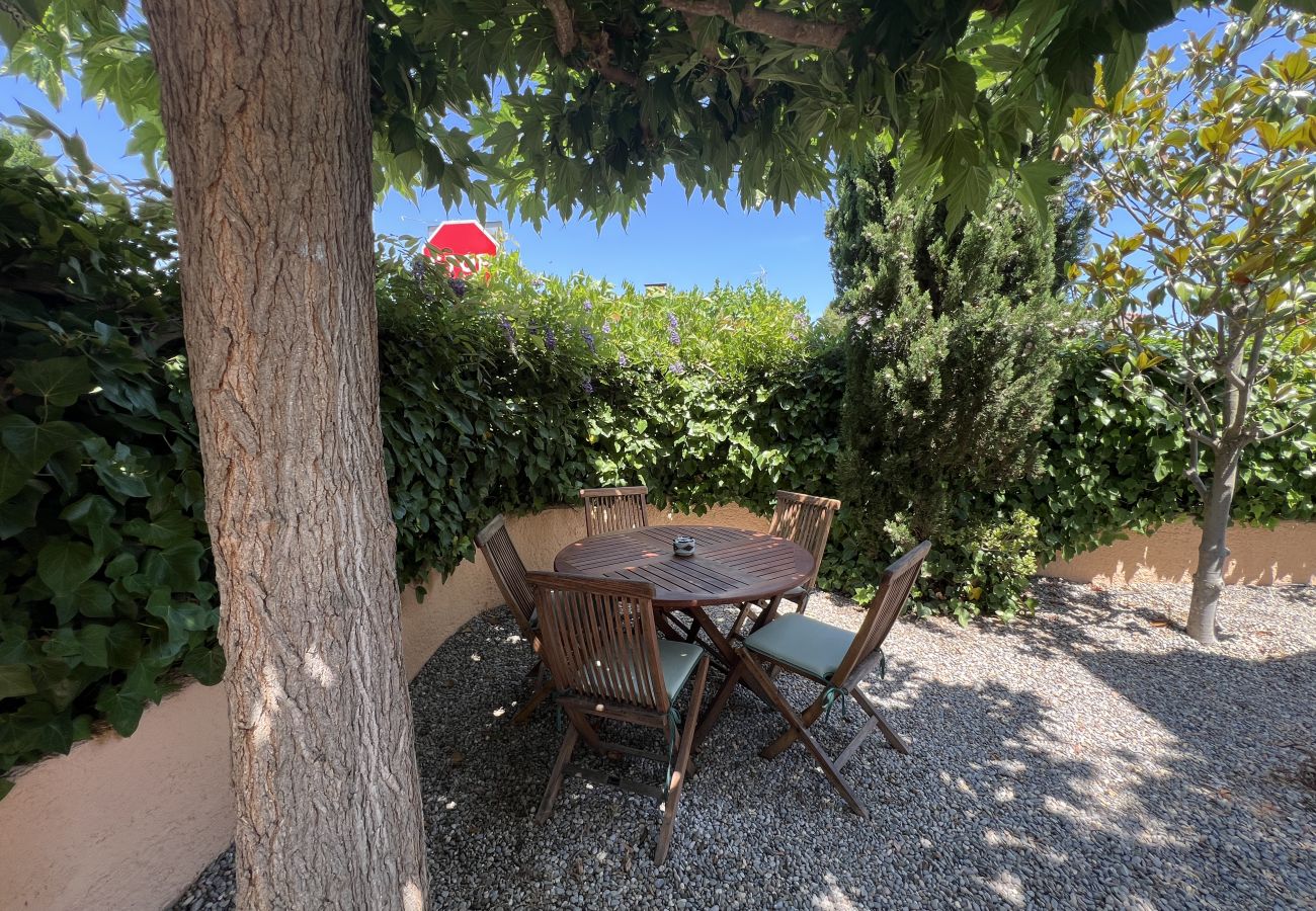 Casa adossada en Torroella de Montgri - Casa cantonera a pocs passos de la platja (Llicència turística)