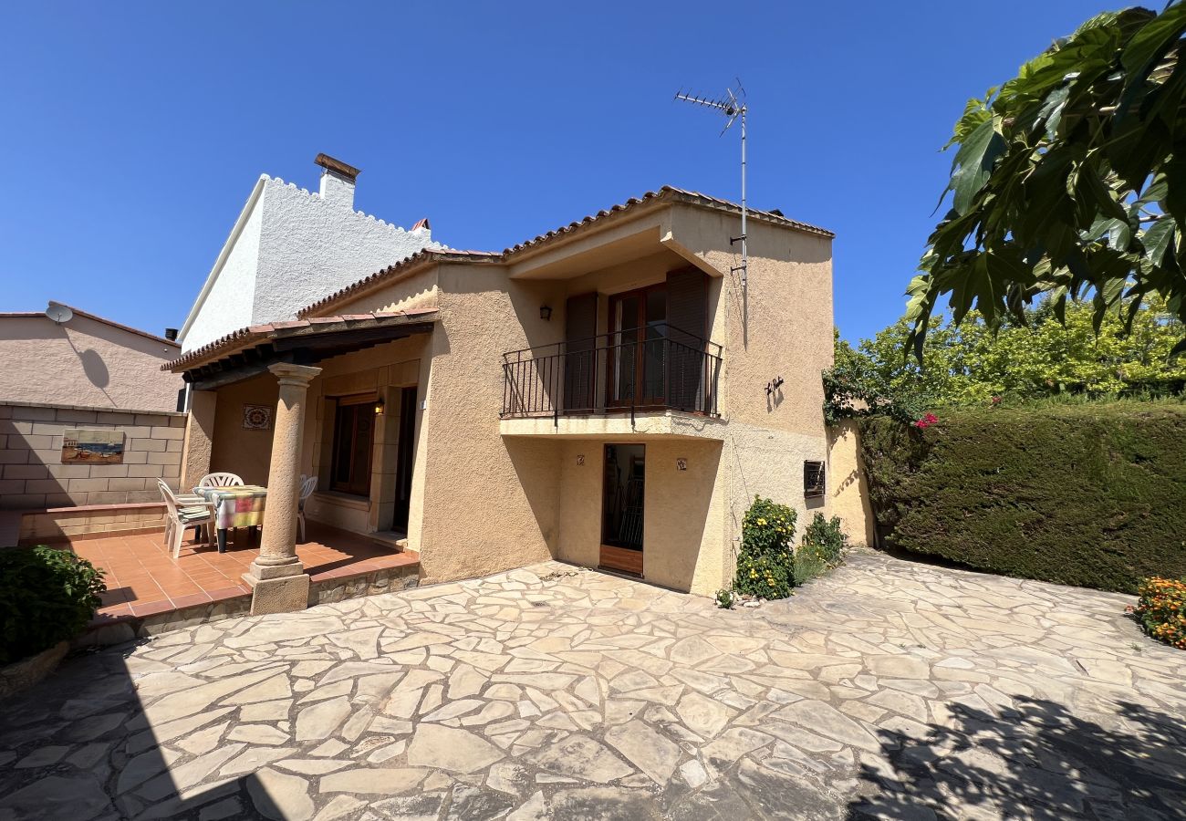 Casa adossada en Torroella de Montgri - Casa la rustica amb jardì