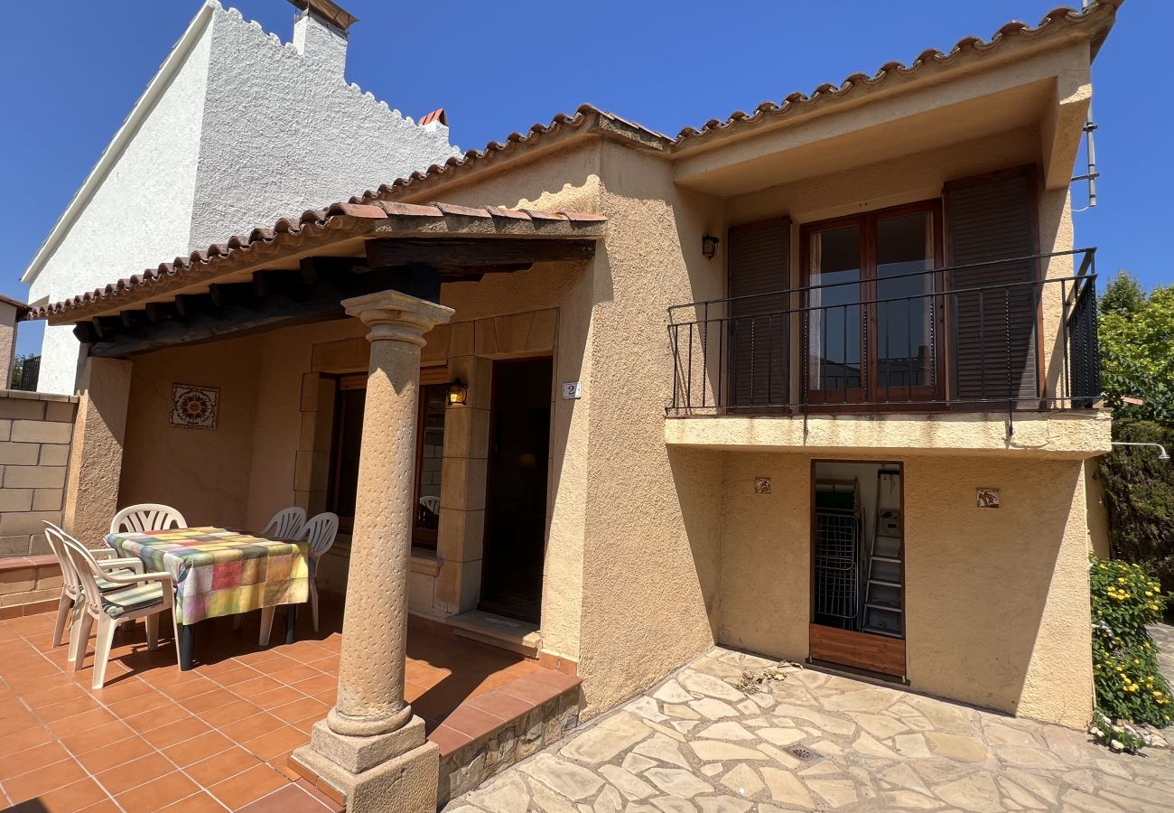 Casa adossada en Torroella de Montgri - Casa la rustica amb jardì