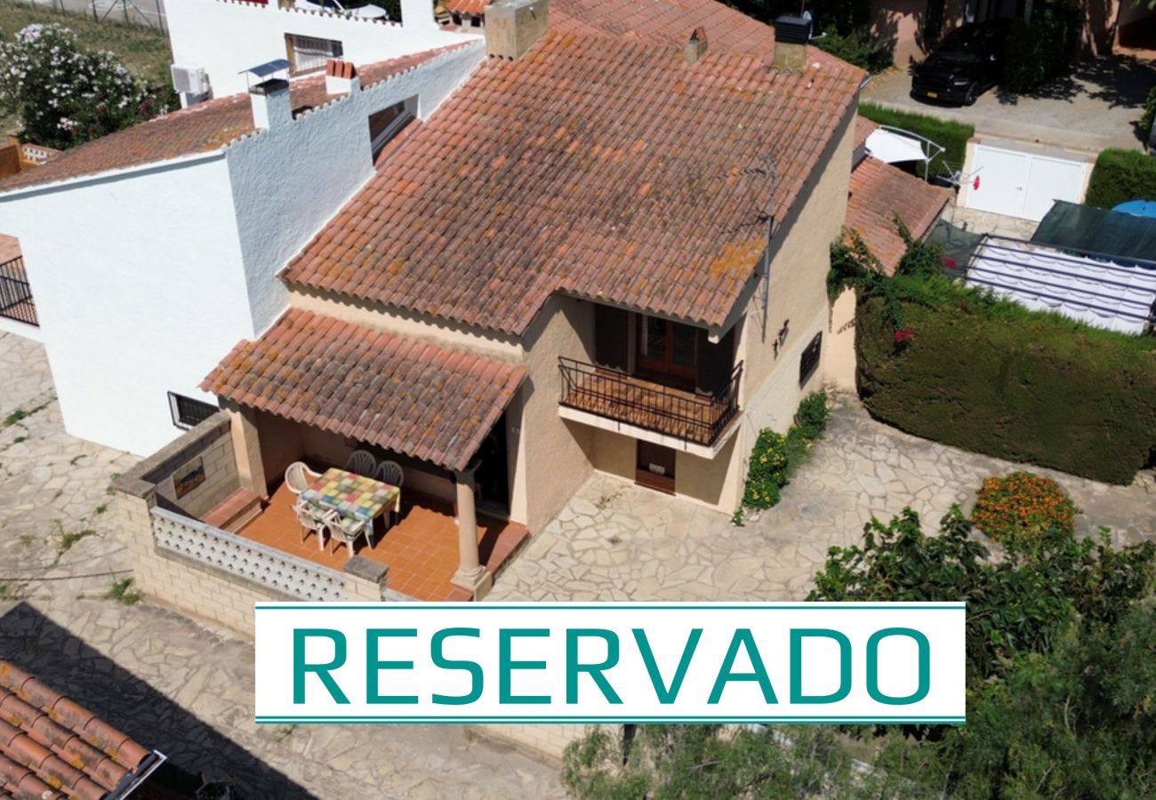 Casa adossada en Torroella de Montgri - Casa la rustica amb jardì