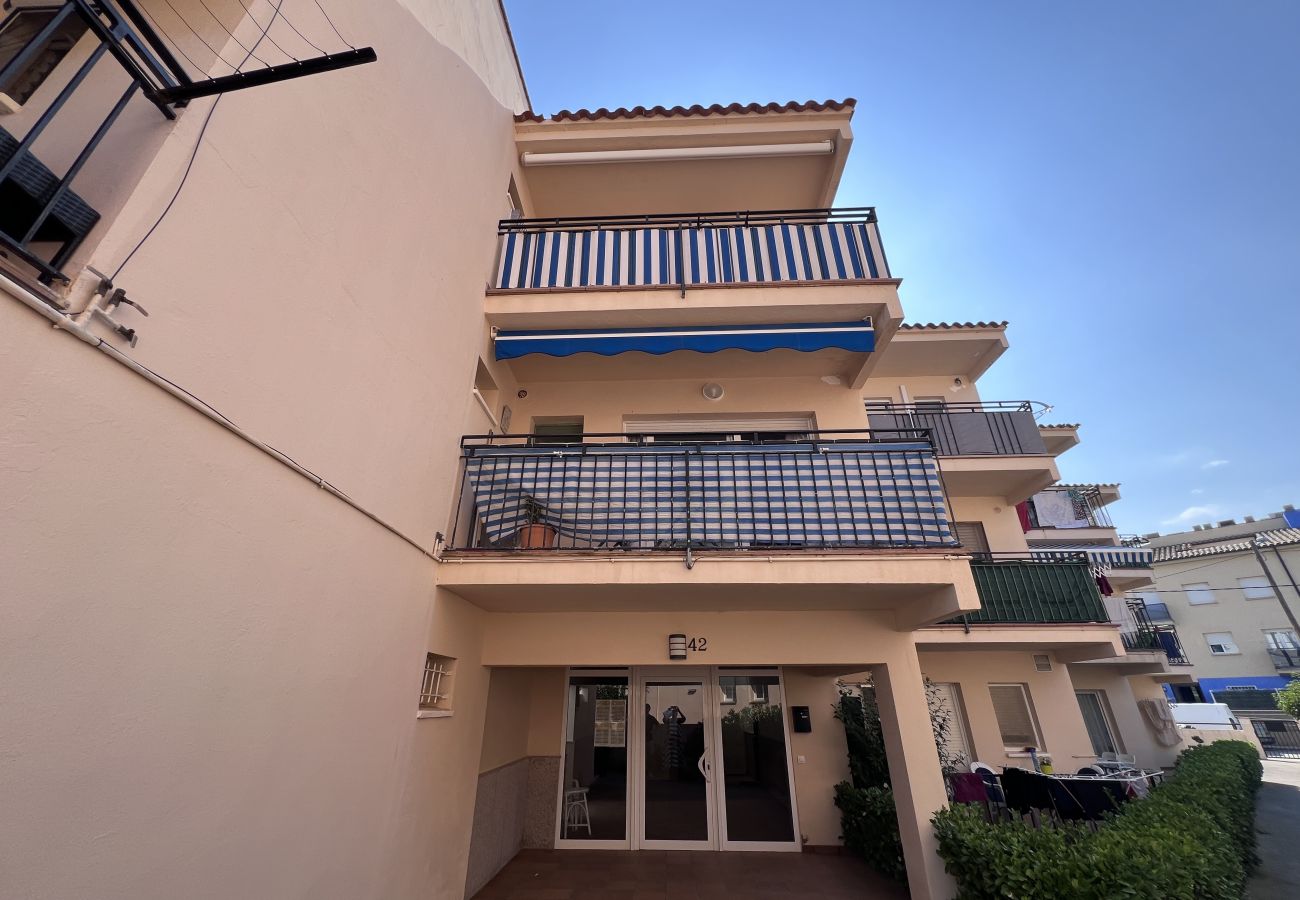 Apartament en Estartit - Apartament a la segona planta amb aire condicionat a prop de la platja de l’Estartit