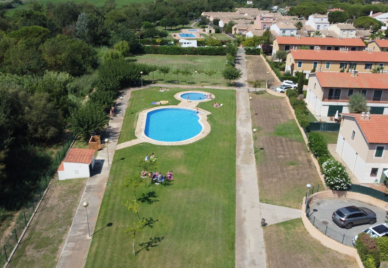 Stadthaus in Torroella de Montgri - Pinsà 05 - 100m vom Strand mit Gemeinschaftspool