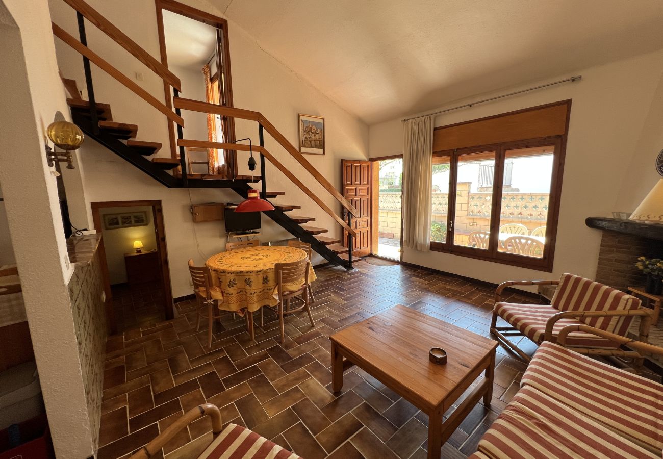 Doppelhaushälfte in Torroella de Montgri - Haus la rustica mit Garten