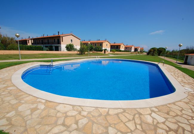 Ferienhaus in Torroella de Montgri - Daró 3D 77 - Klima, 200 m vom Strand entfernt, renoviert und mit Pool