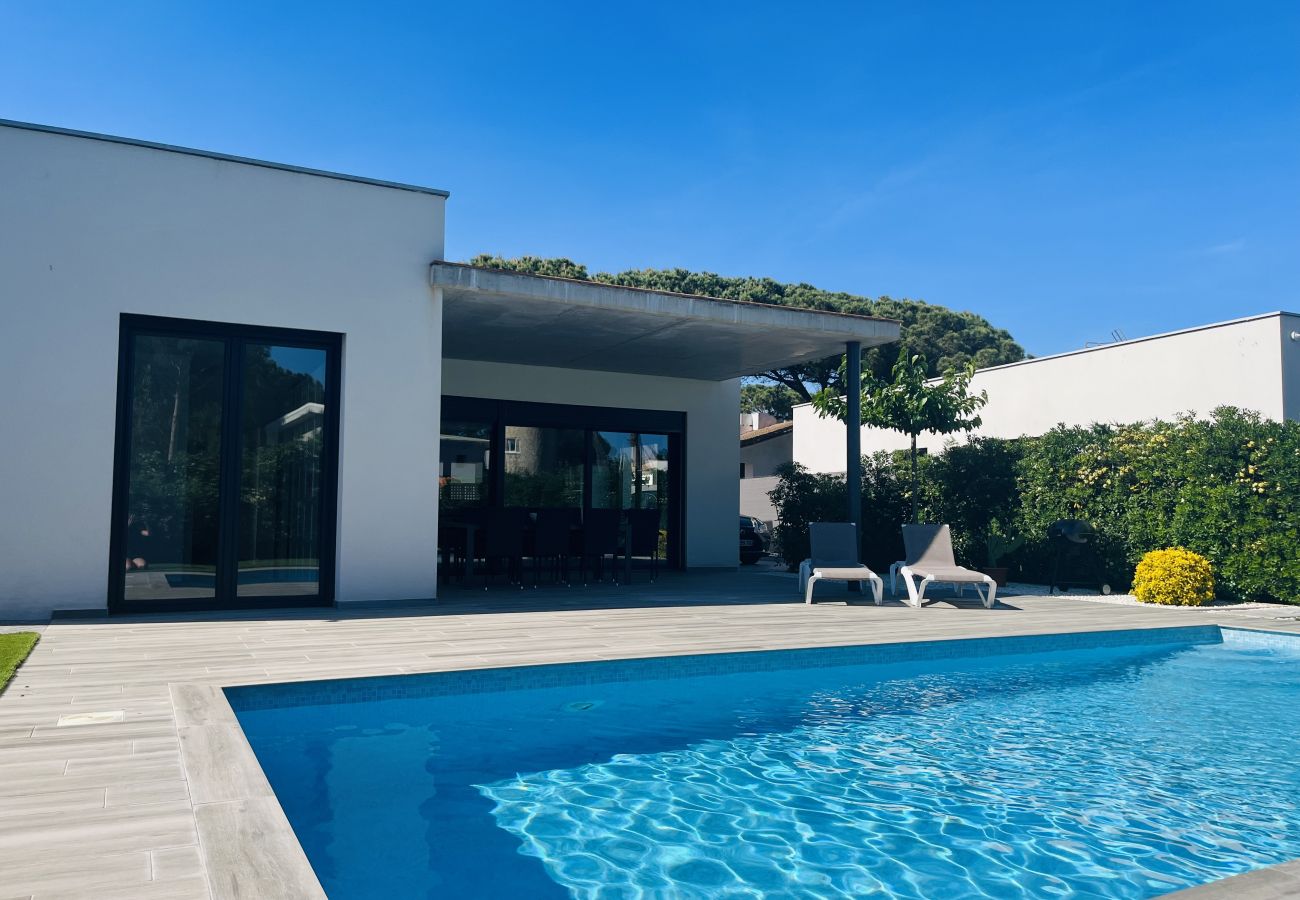 Villa in Torroella de Montgri - Casa Olivera - Privaten Pool, Klima und modern