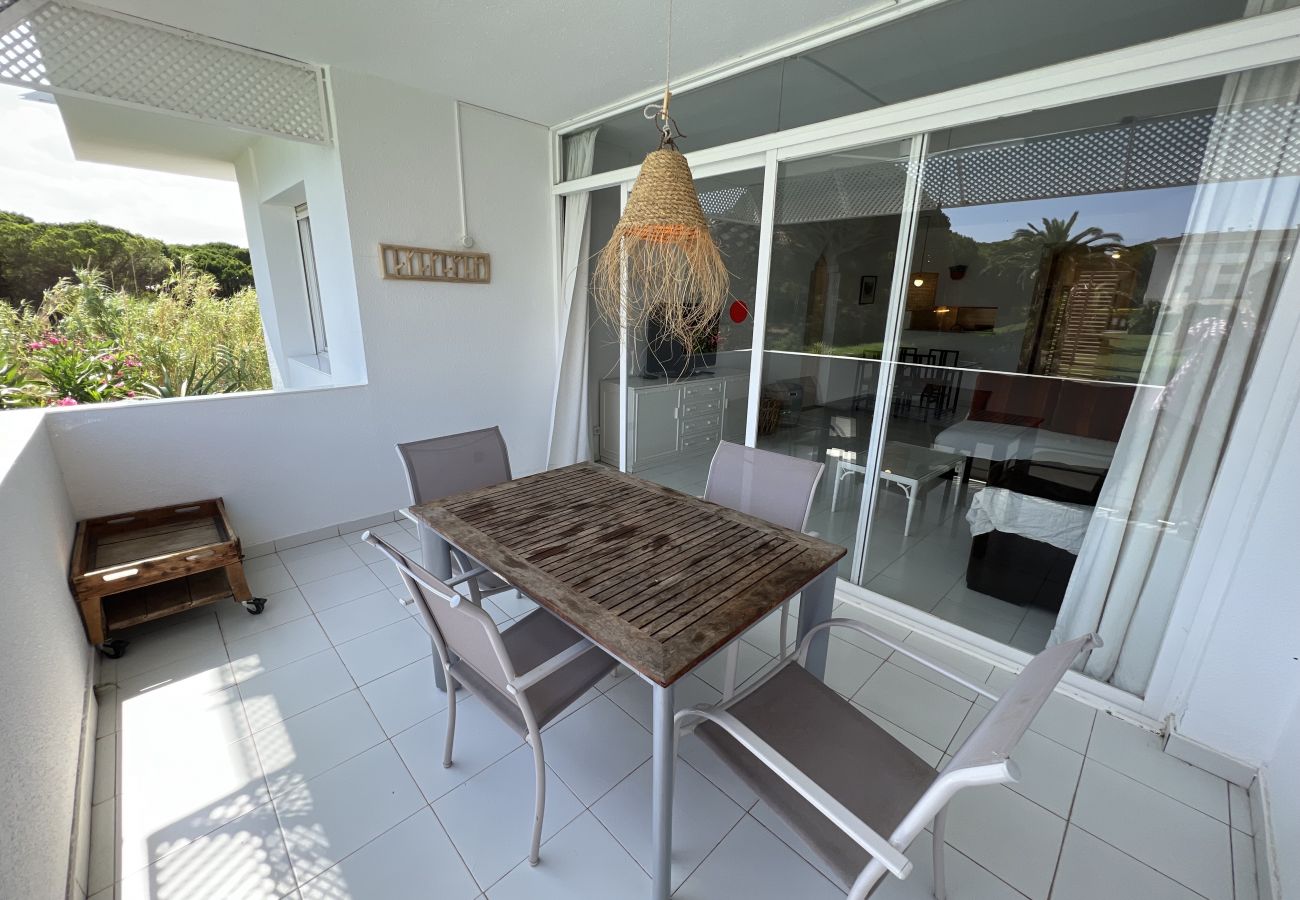 Ferienwohnung in Pals - Green Club Eagle 204 - nah am Strand, pool, und mit Parkplatz