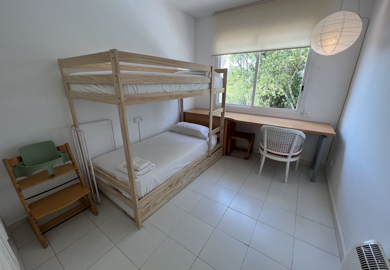 Ferienwohnung in Pals - Green Club Eagle 204 - nah am Strand, pool, und mit Parkplatz