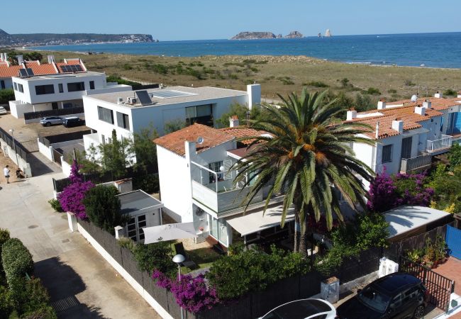Ferienhaus in Torroella de Montgri - Casa Triana - 40 Meter vom Strand, Klimaanlage und Parkplatz