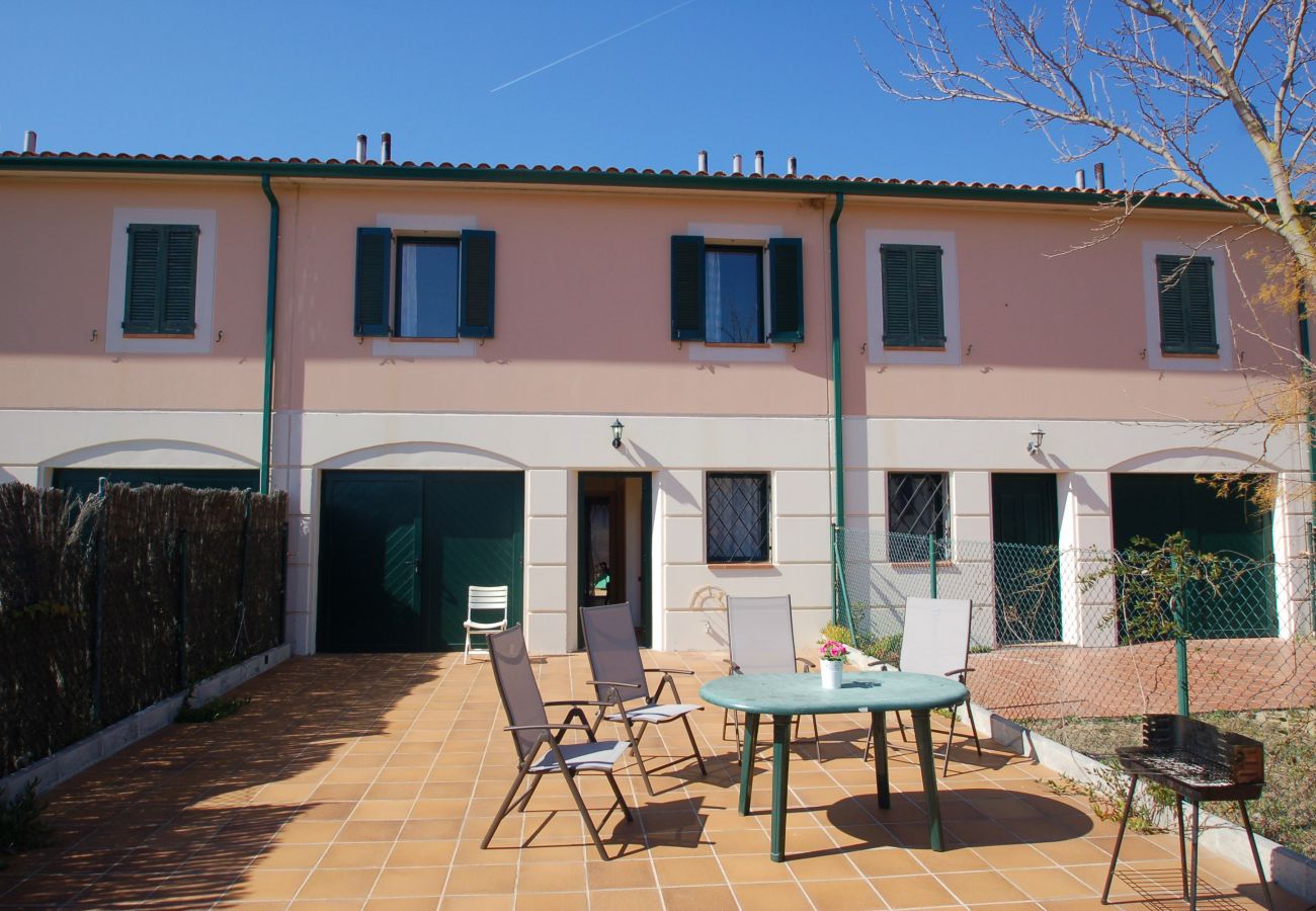 Huis in Torroella de Montgri - Daró 3D 56 - 50m van het strand, met zwembad