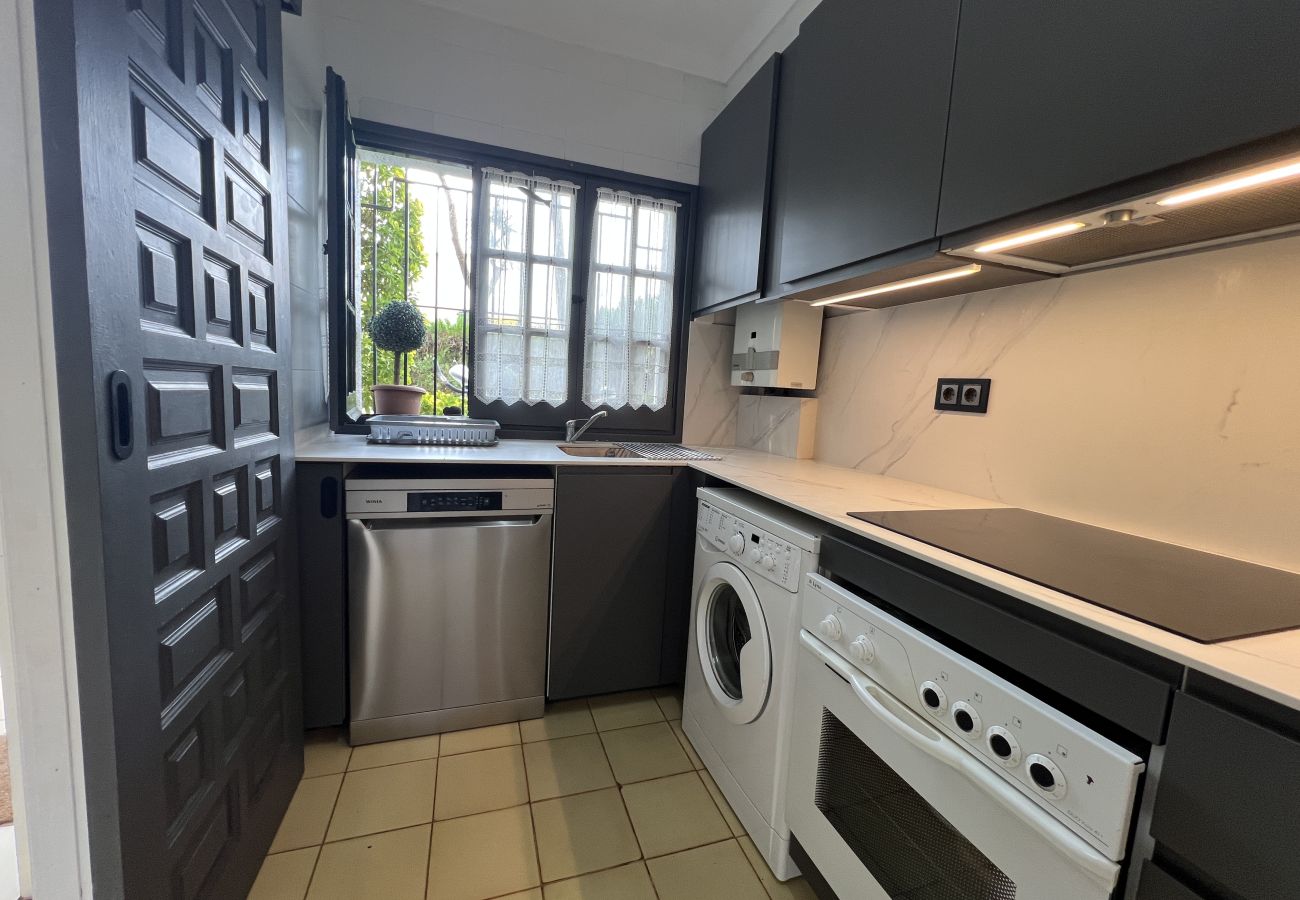 Huis in Pals - Pals Haus - Zwembad, parking en met Sat TV