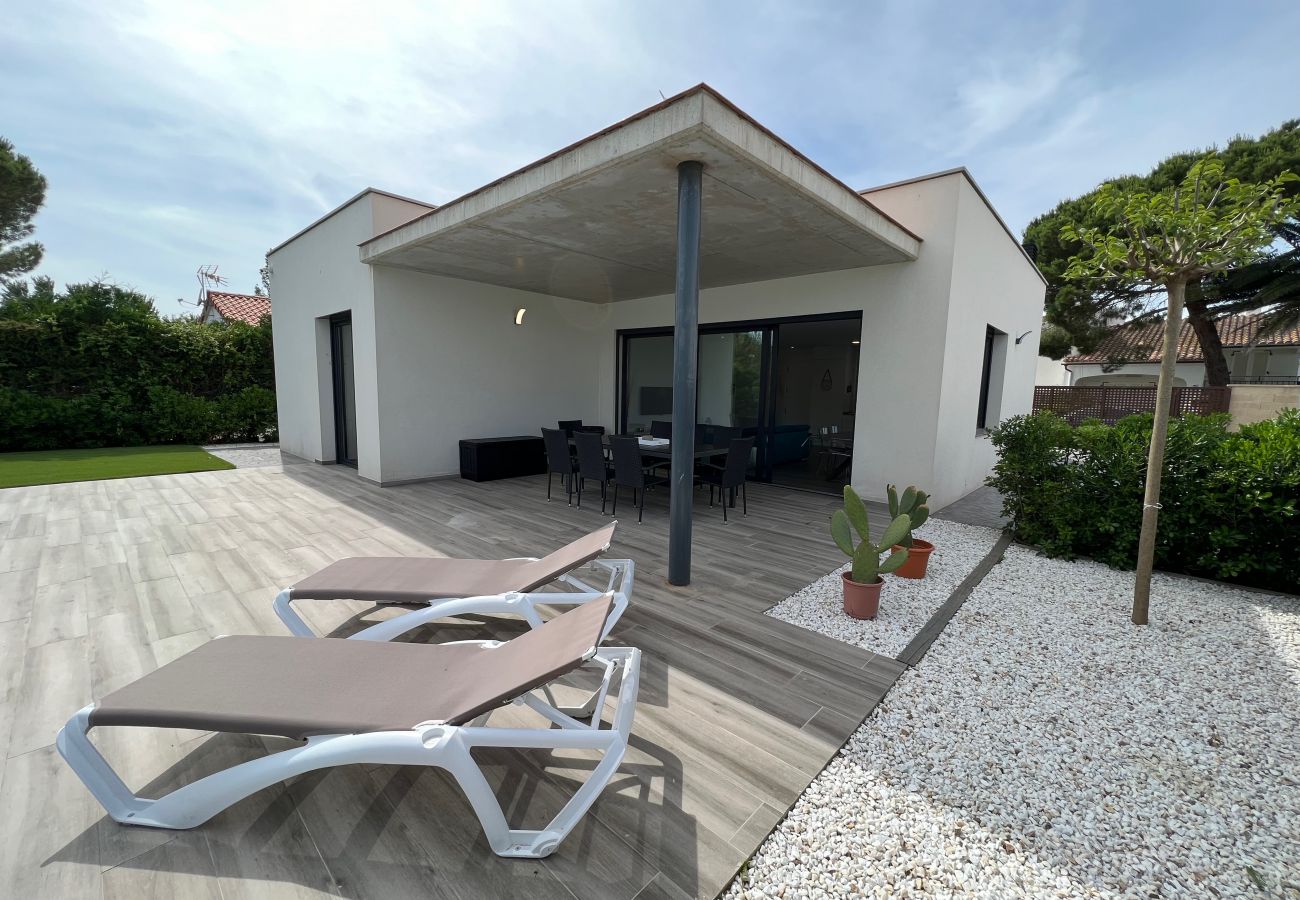 Villa in Torroella de Montgri - Casa Olivera - Privé zwembad, A/C en modern