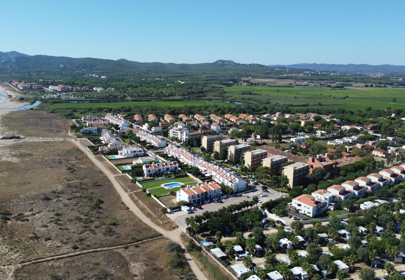 Villa in Torroella de Montgri - Casa Olivera - Privé zwembad, A/C en modern