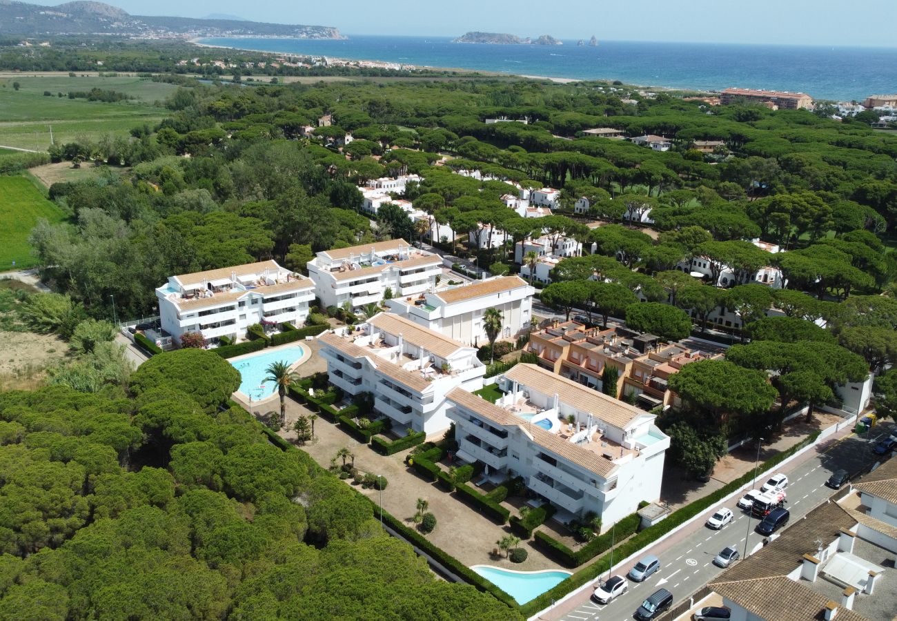 Appartement in Pals - Green Club Eagle 204 - Dicht bij het strand, zwembad en met parking