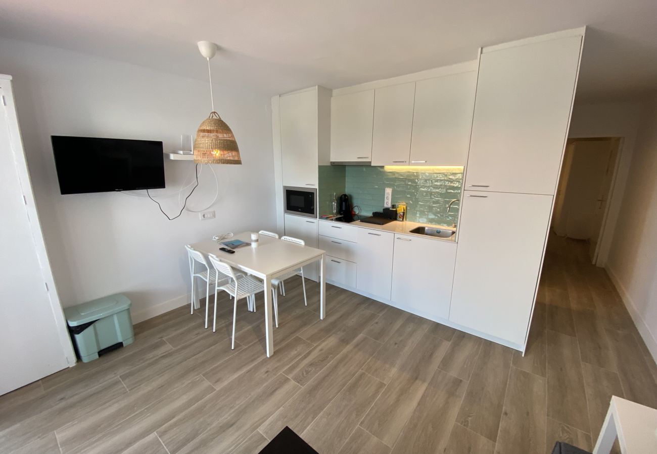 Appartement in Torroella de Montgri - TER 12C - Vernieuwd, 80m van het strand en met zwembad