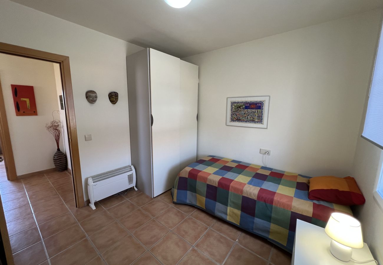 Huis in Torroella de Montgri - Daró 3D 03 Hoekhuis met airconditioning, zwembad en vlakbij het strand