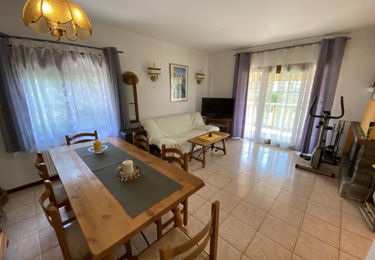 Villa in Torroella de Montgri - Casa Susana: Huis voor 3 families GERESERVEERD