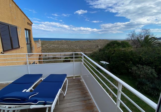 Appartement in Torroella de Montgri - Direct aan het strand met zeezicht