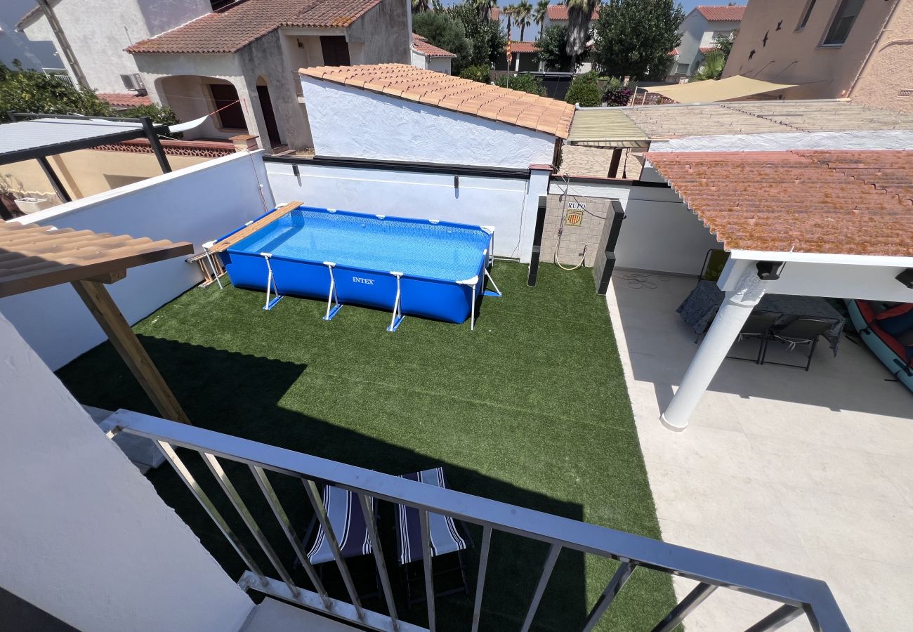 Rijhuis in Torroella de Montgri - Garsa 3: Huis te Renovateren aan de Costa Brava met Tuin en Parkeerplaats