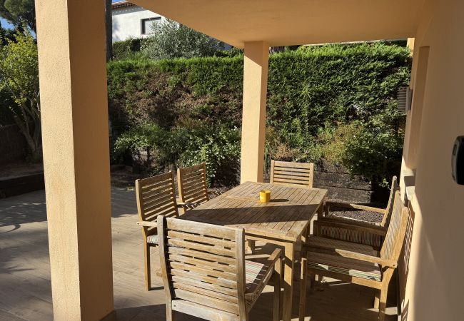 Villa en Pals - Pinamar 2 - Piscina, aire y cerca de la playa Villa en Pals - Pinamar 2 - Piscina, aire y cerca de la playa