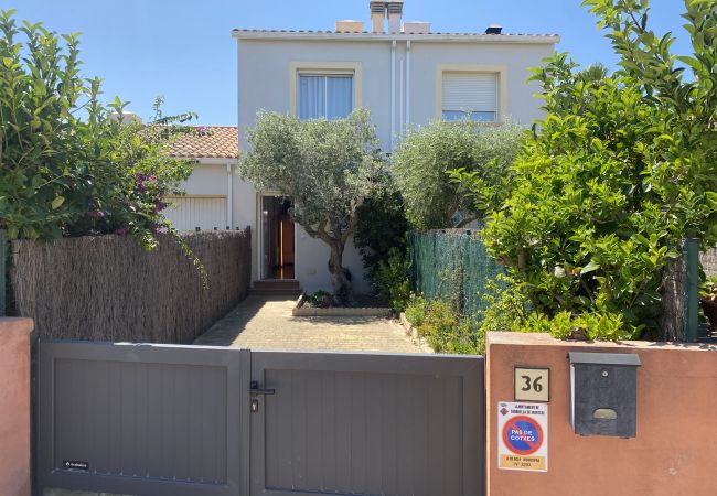 Casa en Torroella de Montgri - Daró 2D 36 - Piscina, 250m de la playa Casa en Torroella de Montgri - Daró 2D 36 - Piscina, 250m de la playa