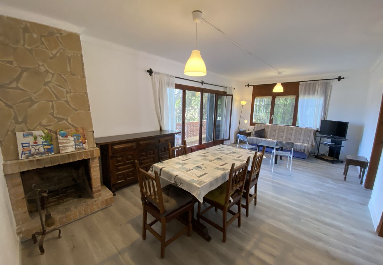 Apartamento en Torroella de Montgri - Rec Dalt - con aire acondicionado, terraza y a 250m de la playa 