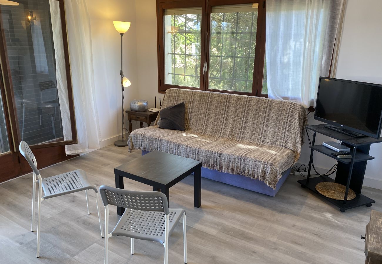 Apartamento en Torroella de Montgri - Rec Dalt - con aire acondicionado, terraza y a 250m de la playa 