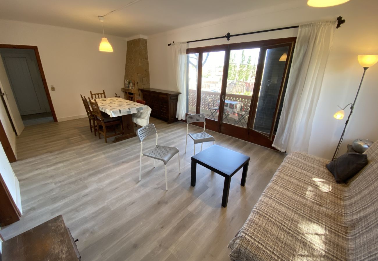 Apartamento en Torroella de Montgri - Rec Dalt - con aire acondicionado, terraza y a 250m de la playa 