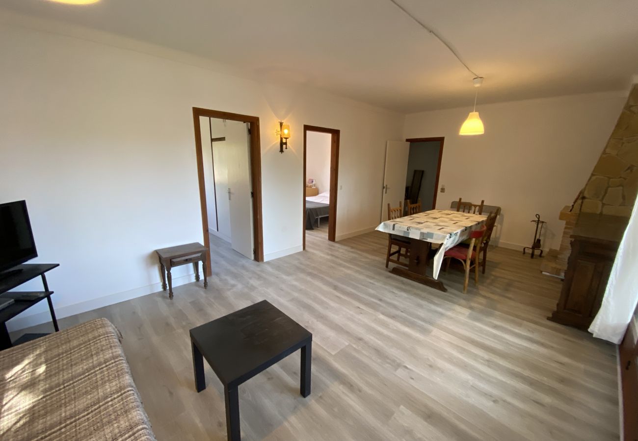 Apartamento en Torroella de Montgri - Rec Dalt - con aire acondicionado, terraza y a 250m de la playa 