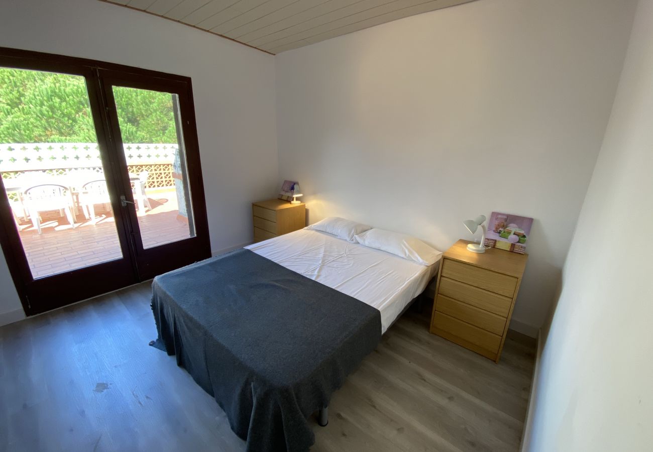 Apartamento en Torroella de Montgri - Rec Dalt - con aire acondicionado, terraza y a 250m de la playa 