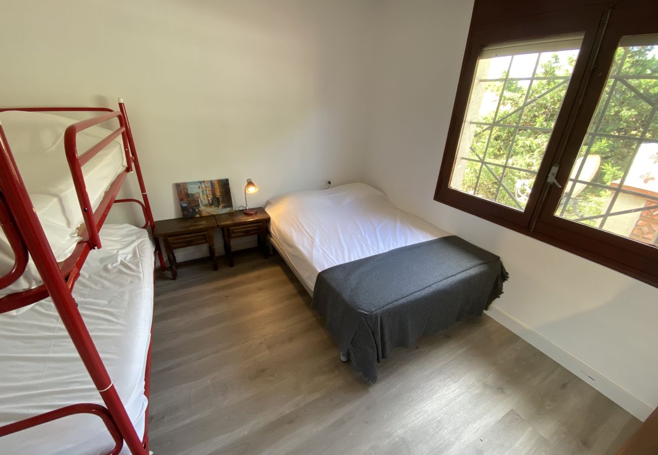 Apartamento en Torroella de Montgri - Rec Dalt - con aire acondicionado, terraza y a 250m de la playa 