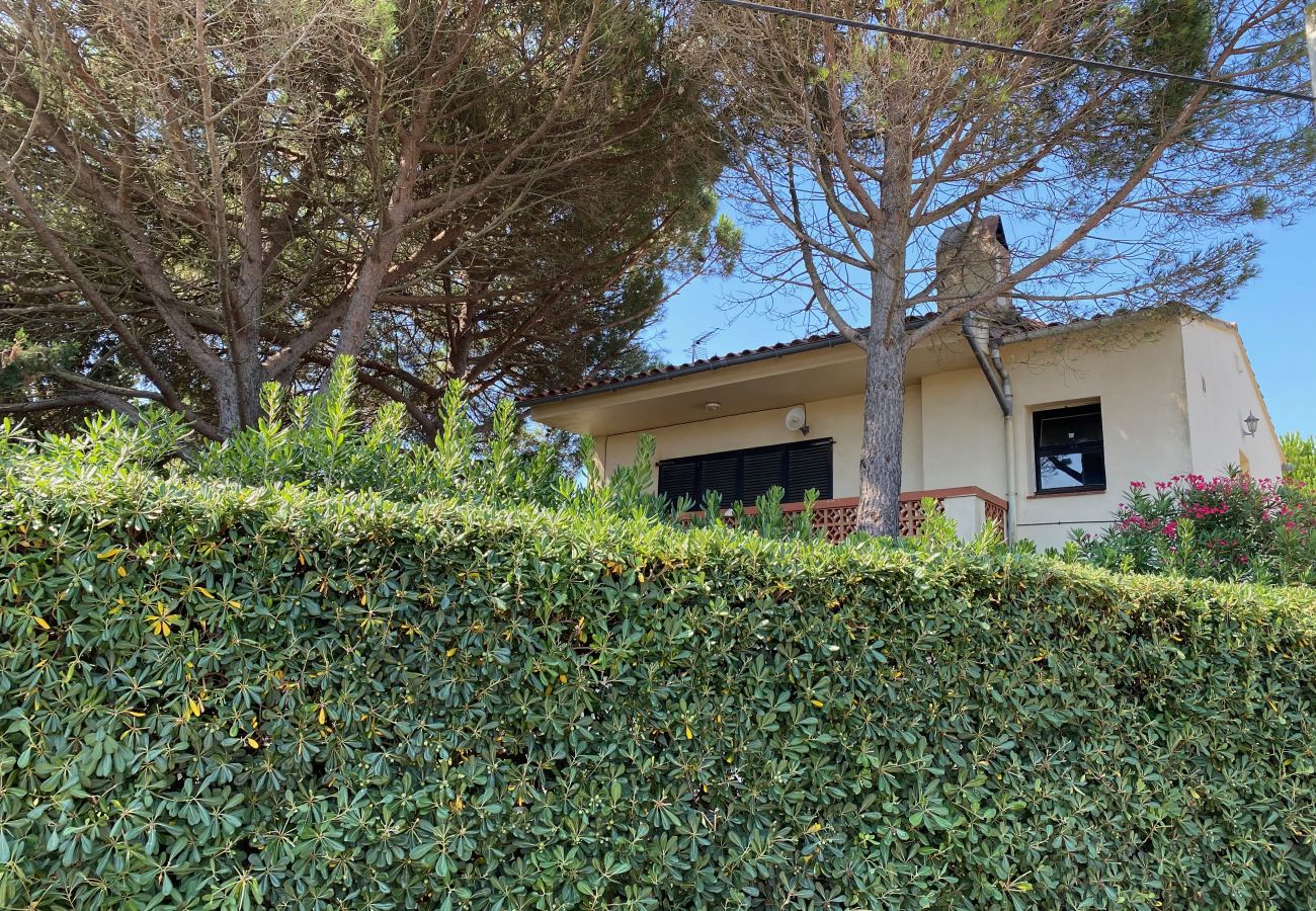 Apartamento en Torroella de Montgri - Rec Dalt - con aire acondicionado, terraza y a 250m de la playa 