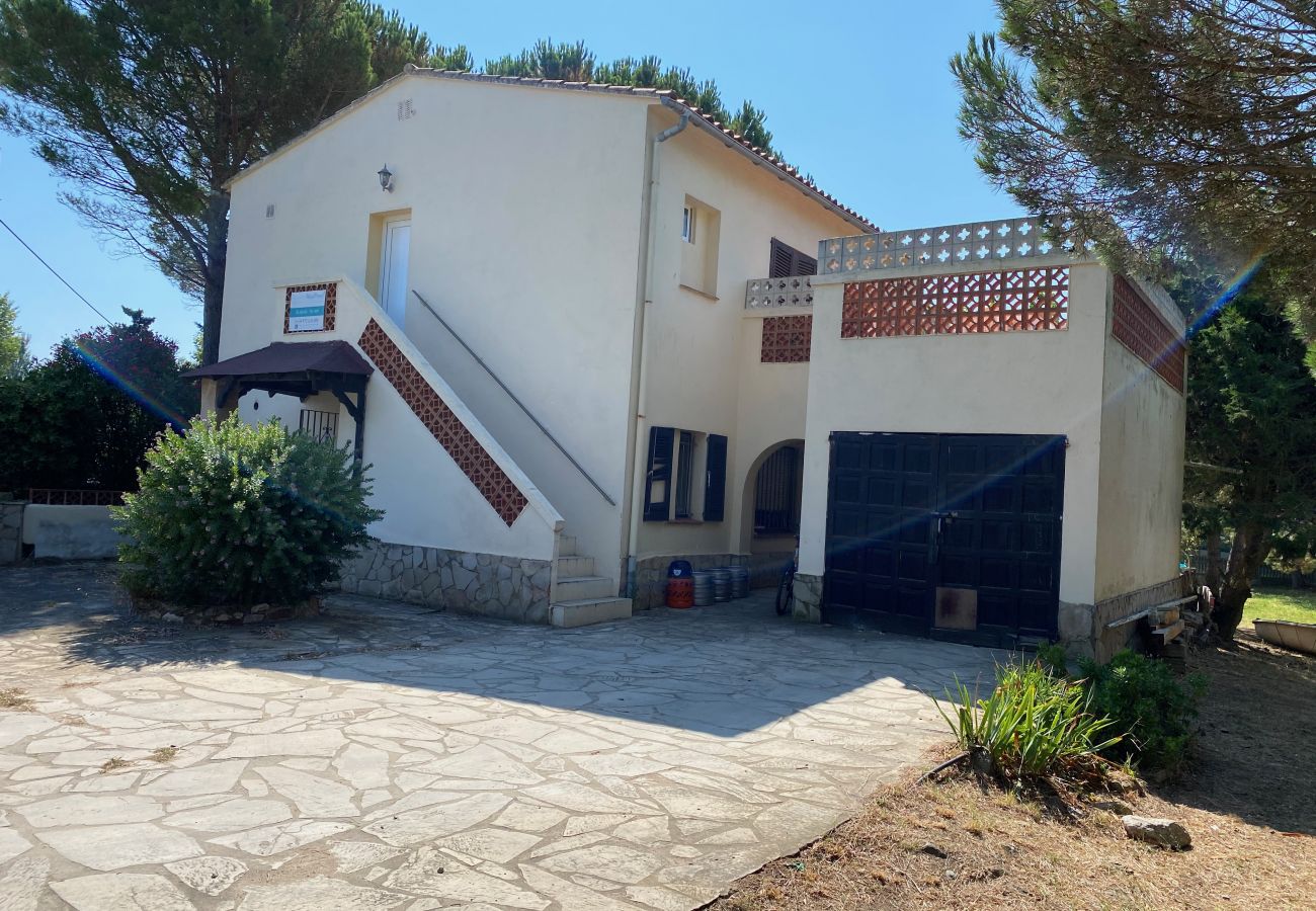 Apartamento en Torroella de Montgri - Rec Dalt - con aire acondicionado, terraza y a 250m de la playa 