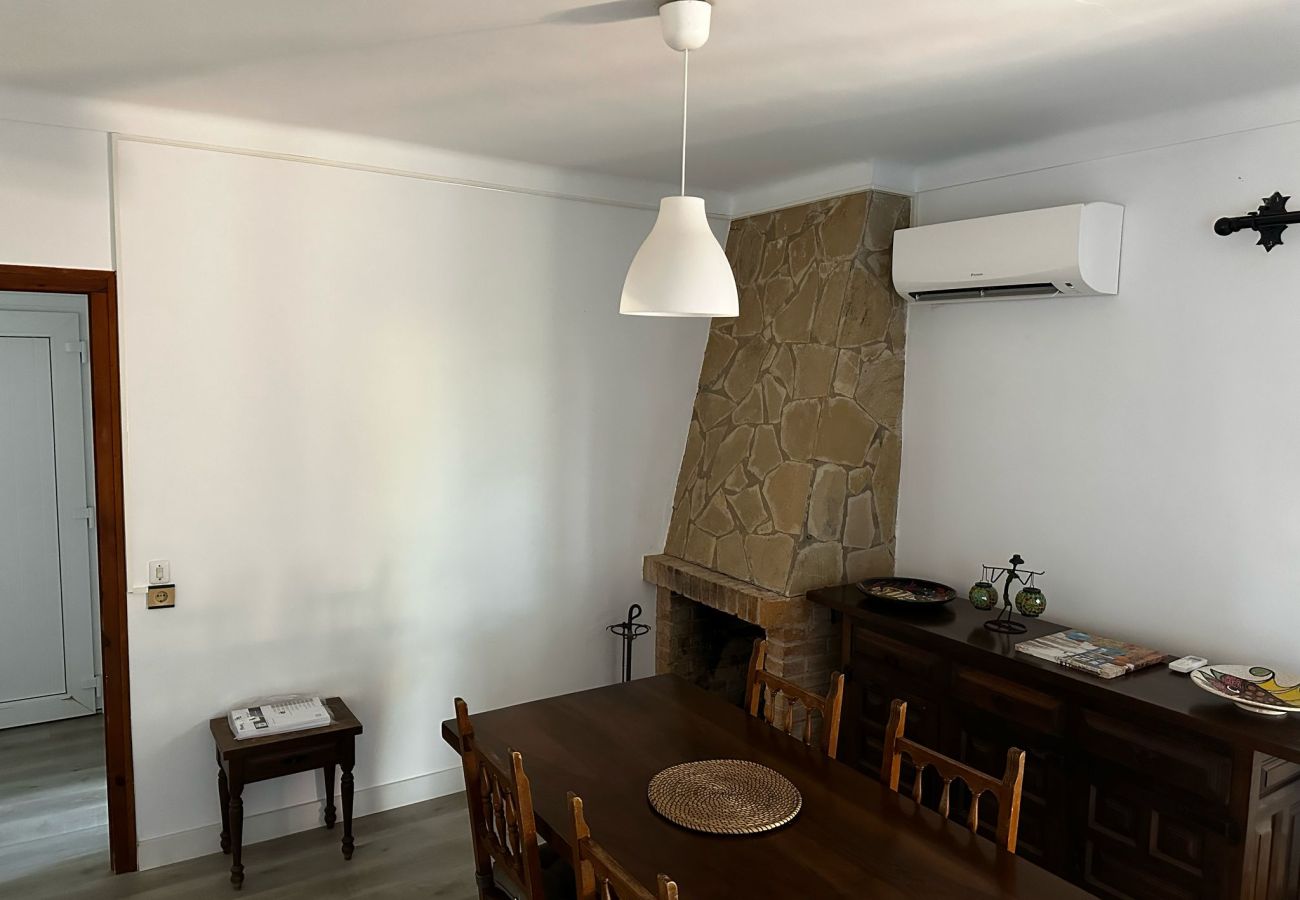 Apartamento en Torroella de Montgri - Rec Dalt - con aire acondicionado, terraza y a 250m de la playa 