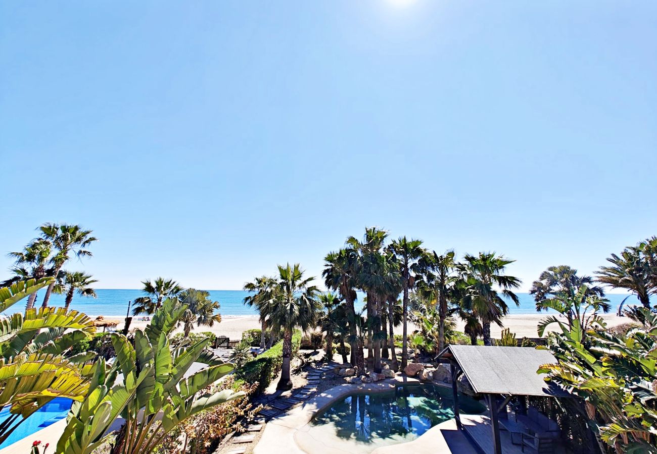 Villa en Vera playa - PM - En primera línea de playa con piscina privada