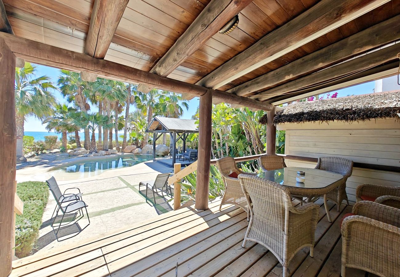 Villa en Vera playa - PM - En primera línea de playa con piscina privada