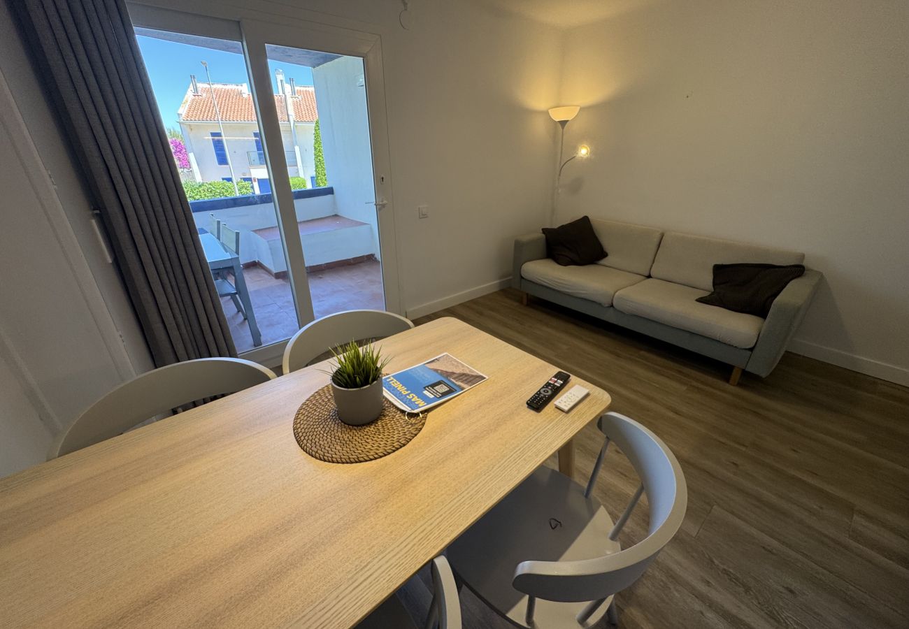 Apartamento en Torroella de Montgri - TER 11C - renovado, 80m de la playa y con piscina