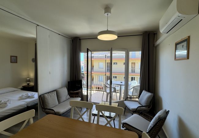 Apartamento en Torroella de Montgri - Mare Nostrum 323 - Modernizado, aire y cerca de la playa Apartamento en Torroella de Montgri - Mare Nostrum 323 - Modernizado, aire y cerca de la playa