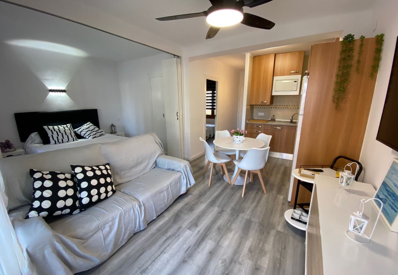 Apartamento en Torroella de Montgri - Mare Nostrum 622 - Renovado, 80m de la playa y con aire