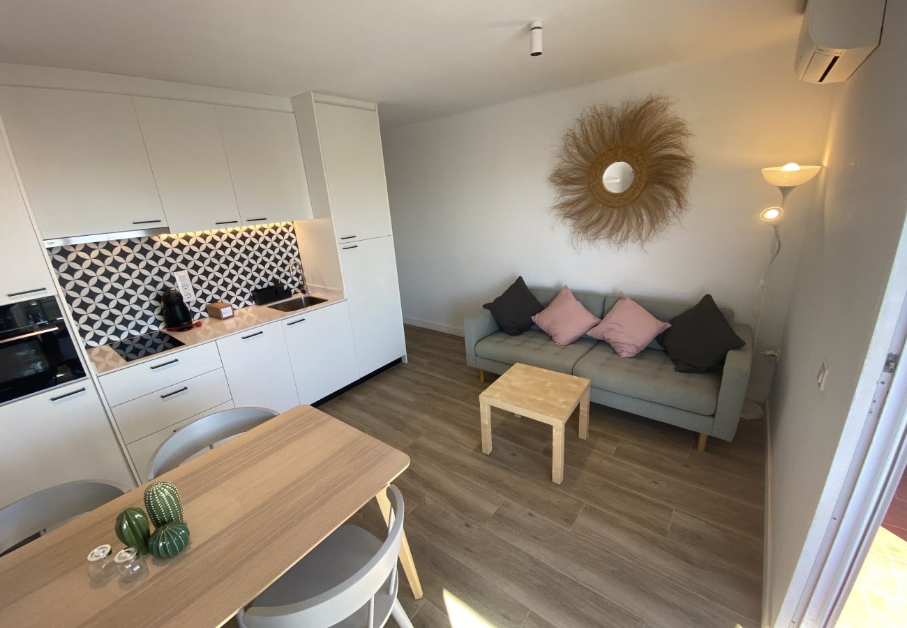 Apartamento en Torroella de Montgri - TER 22C - Renovado, aire, vistas al mar y con piscina